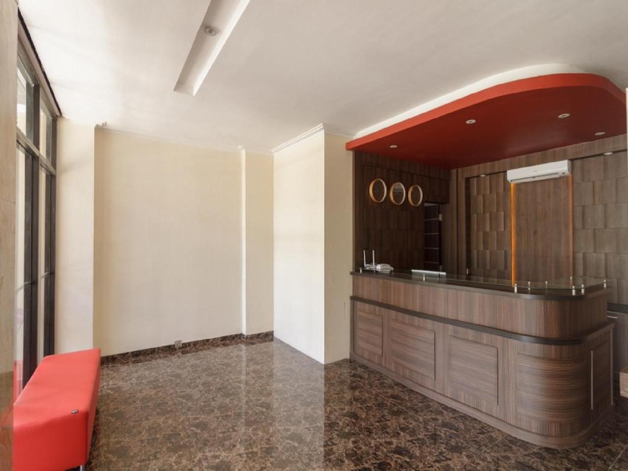 Reddoorz Plus @ Boulevard Panakkukang Macáçar Exterior foto